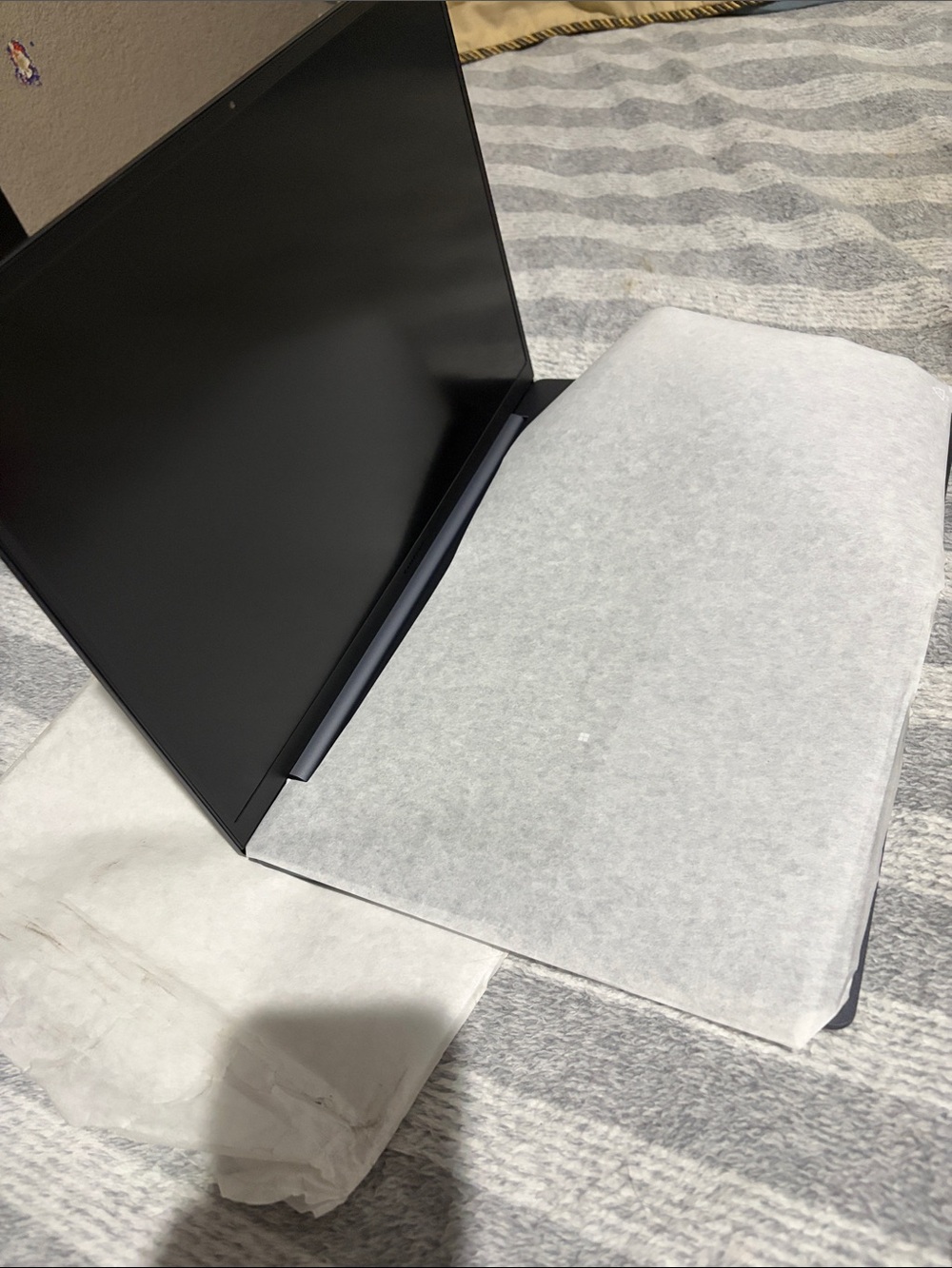 Samsung Metallic Gray Laptop Cover